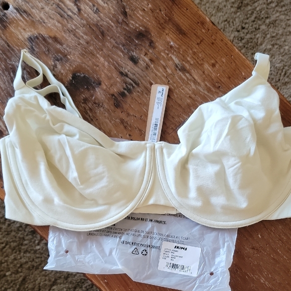 SKIMS T-SHIRT Bra 38H - Picture 1 of 5